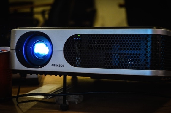 Kelebihan sewa proyektor untuk presentasi biniss